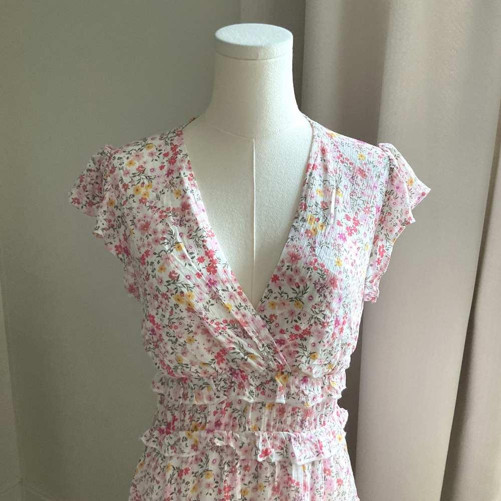 Altar'd State Floral Smocked Tiered Mini Dress BE55762 Womens Medium NWT - Picture 2 of 9